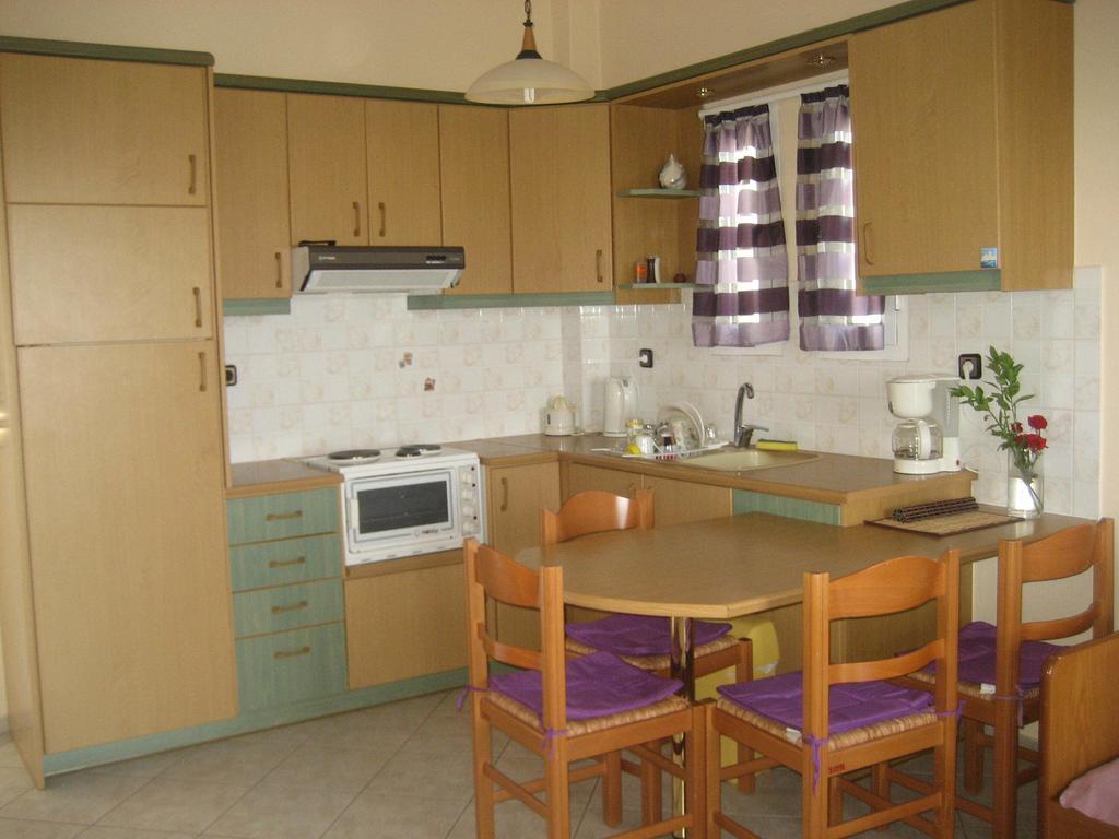 Stelios Apartments Истро Экстерьер фото