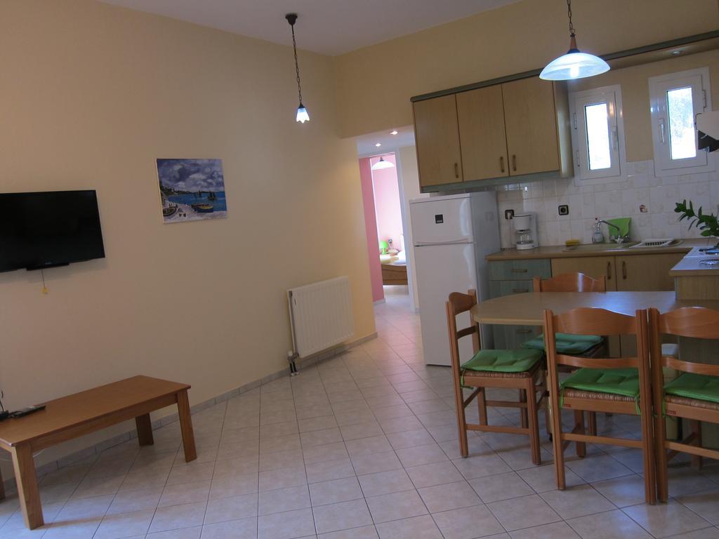 Stelios Apartments Истро Экстерьер фото