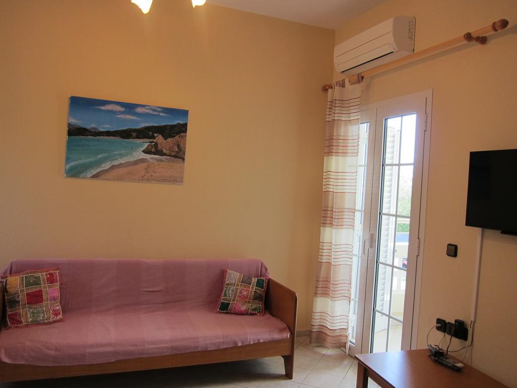 Stelios Apartments Истро Экстерьер фото