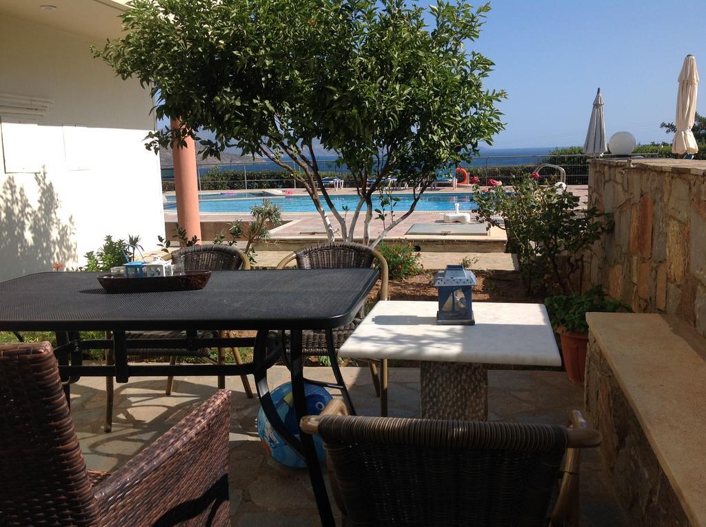 Stelios Apartments Истро Экстерьер фото