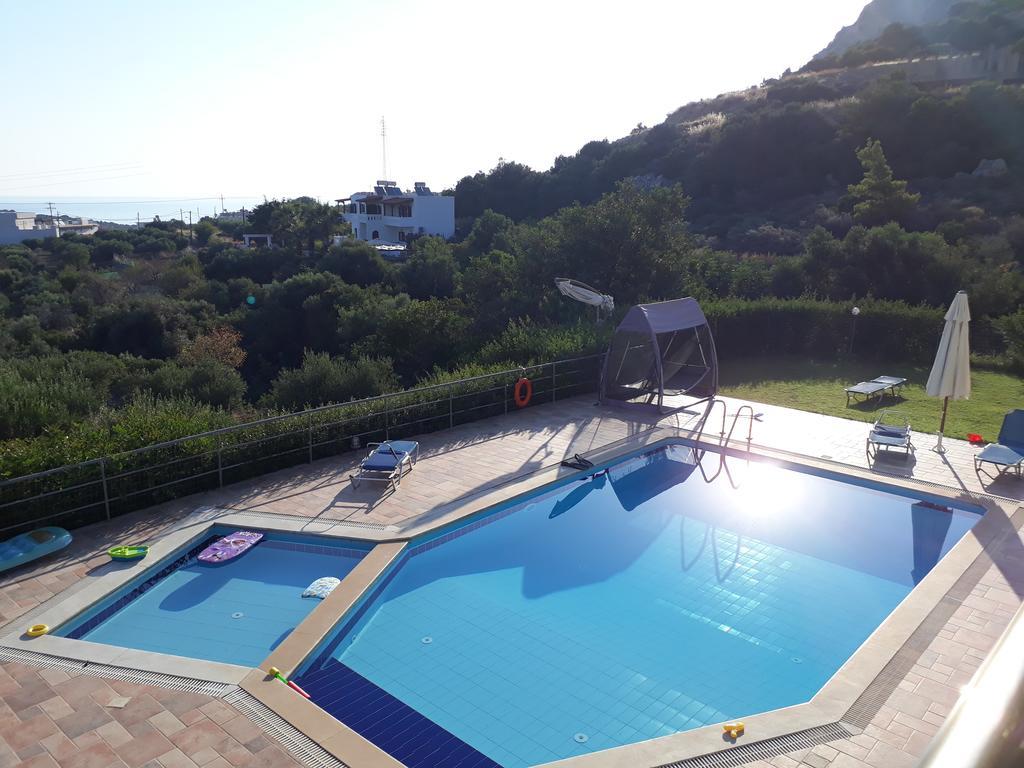 Stelios Apartments Истро Экстерьер фото